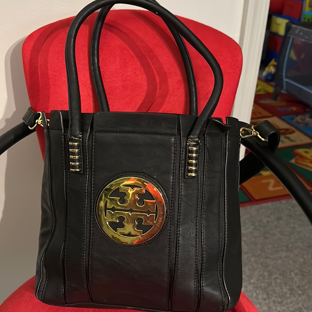 - Tory Burch Shoulder Bag / Crossbody